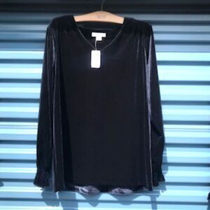 Long Sleeve V Neck Sweater . Size: Large ......... {12-14} . Christopher & Banks
